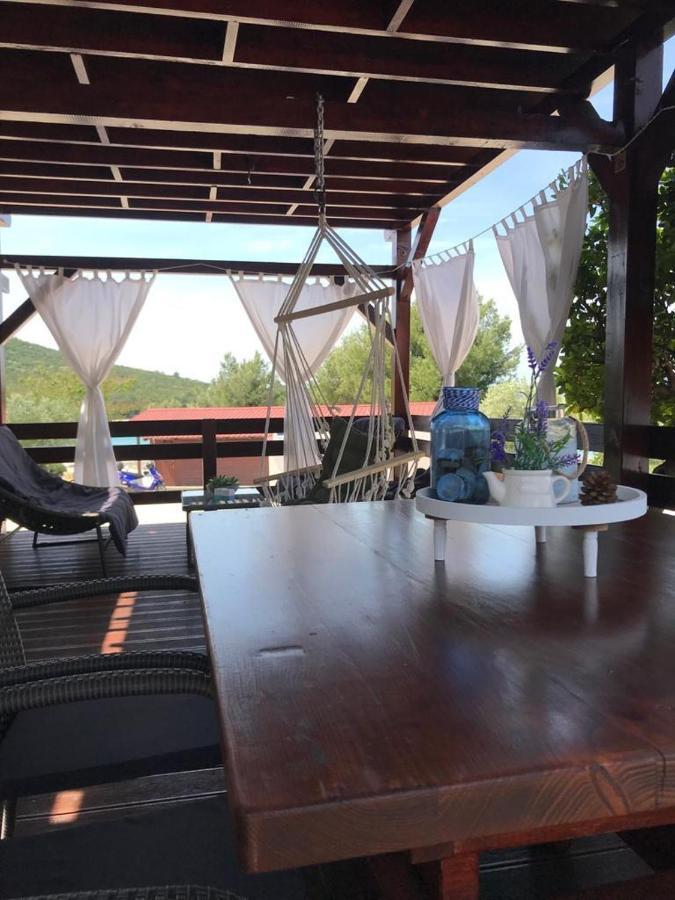 Mobile Home Tomic Tisno Exterior photo
