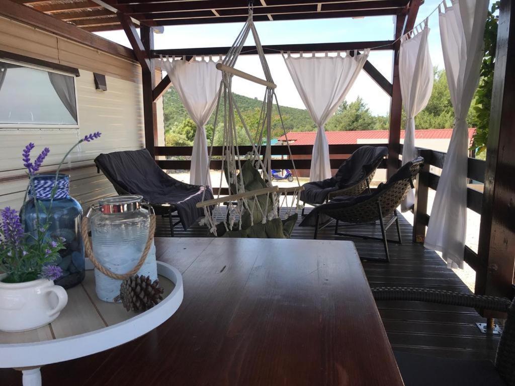Mobile Home Tomic Tisno Exterior photo